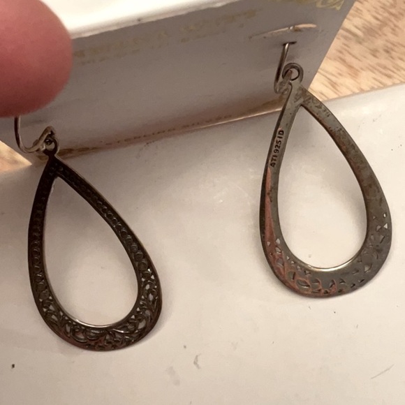 NWT Sterling Silver Teardrop Earrings with Vintage Charm - Picture 6 of 7
